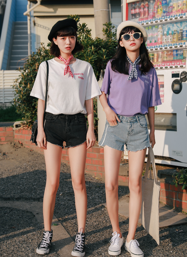 夏天+矮個(gè)子+T恤+短褲，高腰的穿法超顯高顯瘦哦