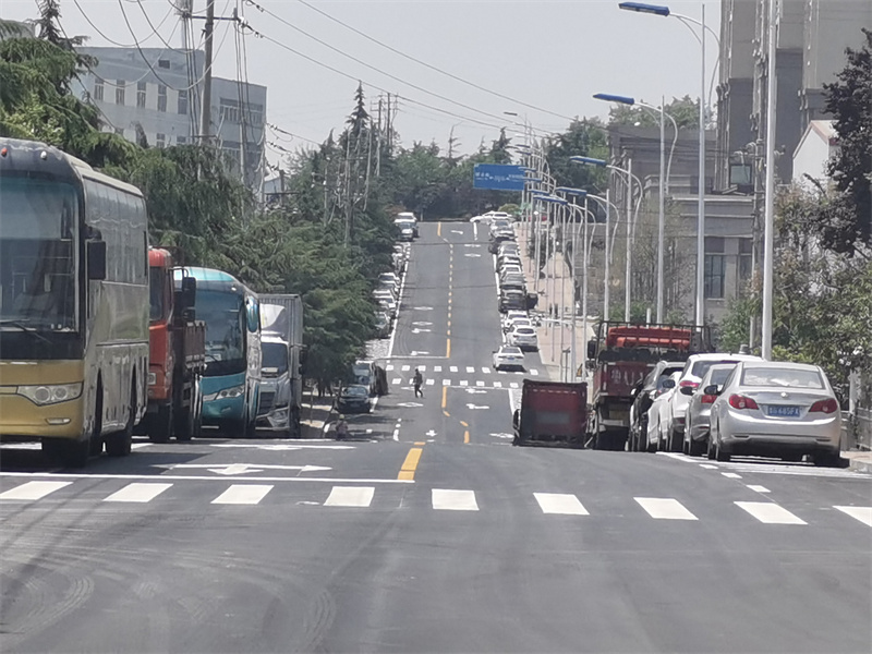 嶗山區(qū)：新宏路整治提升完成，今日通車(chē)