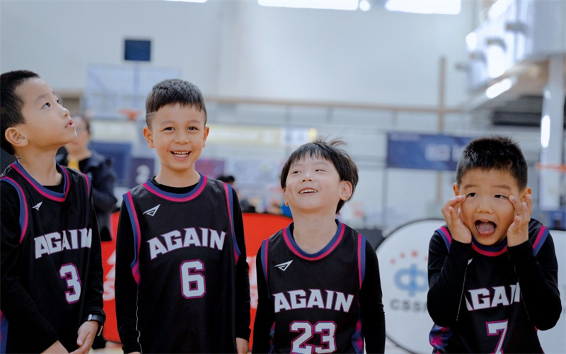 守護(hù)少年夢(mèng)，共筑中國夢(mèng)！國壽壽險(xiǎn)#運(yùn)動(dòng)少年微笑征集令#活動(dòng)引爆網(wǎng)絡(luò)