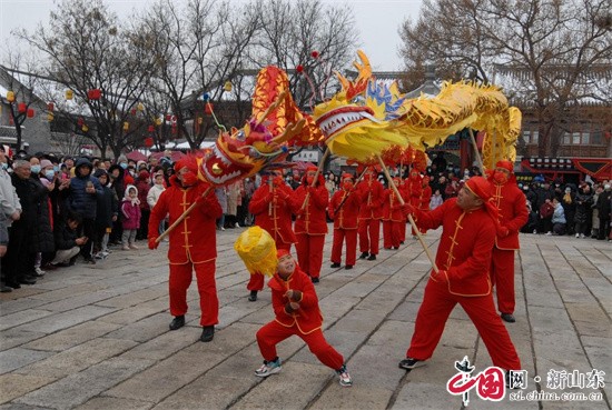 青島即墨古城“金龍獻瑞”慶元宵