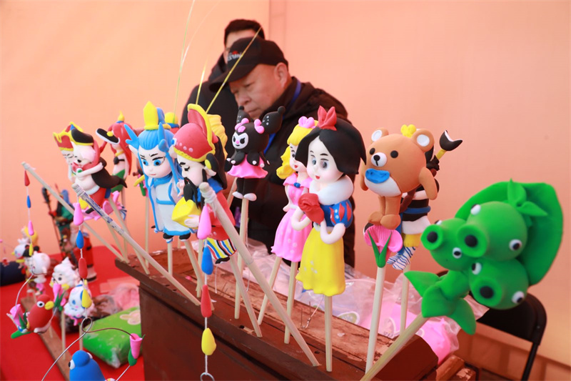 糖球會絕活之二：面塑絕活在糖球會上大放異彩，傳統(tǒng)技藝展現民俗魅力