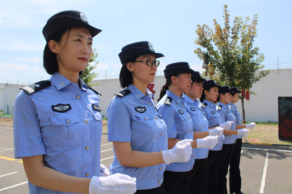 青島第二看守所：巾幗警花溫情守護暖高墻 播撒向陽而生新希望